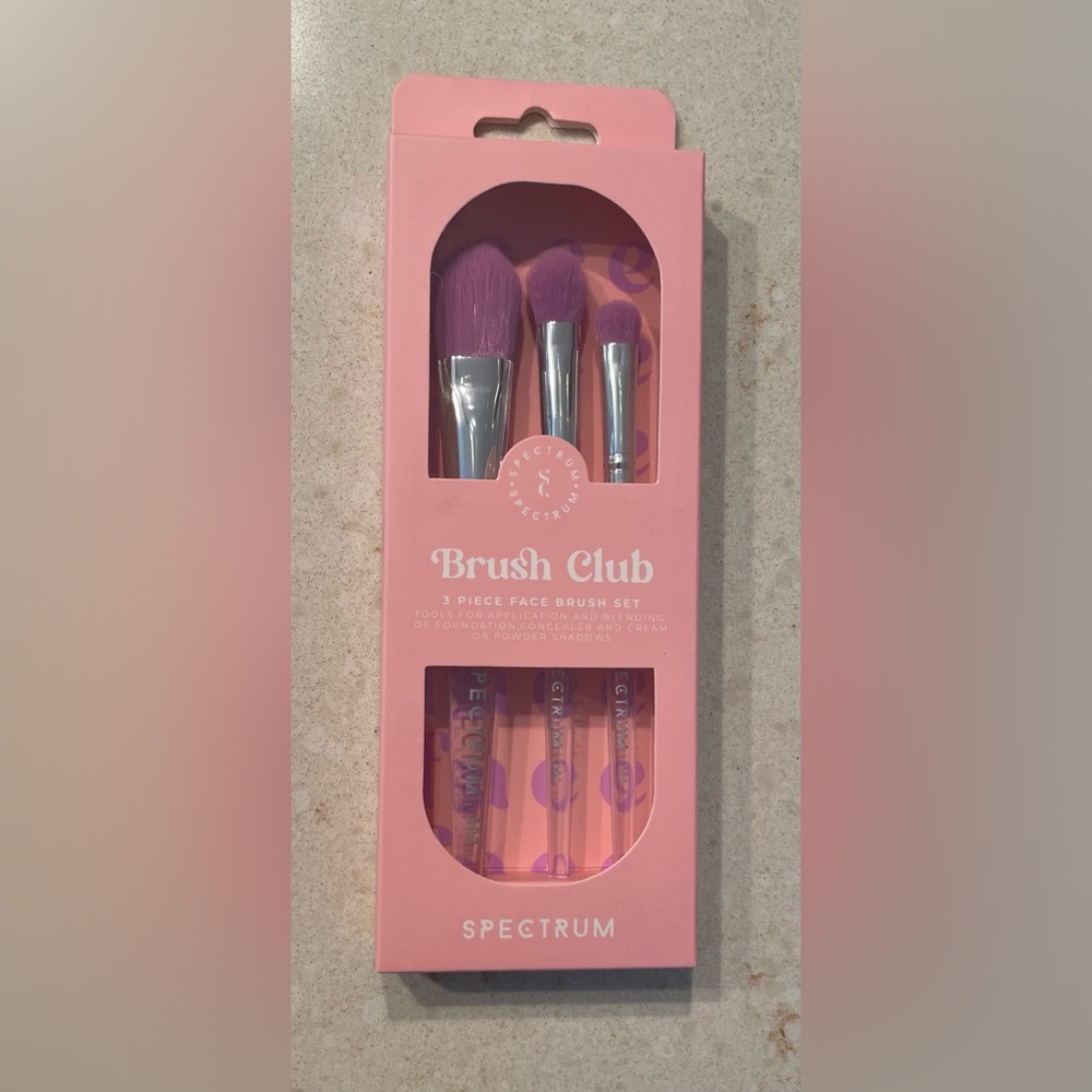 NEW Spectrum Pink and Purple Face Brush Set